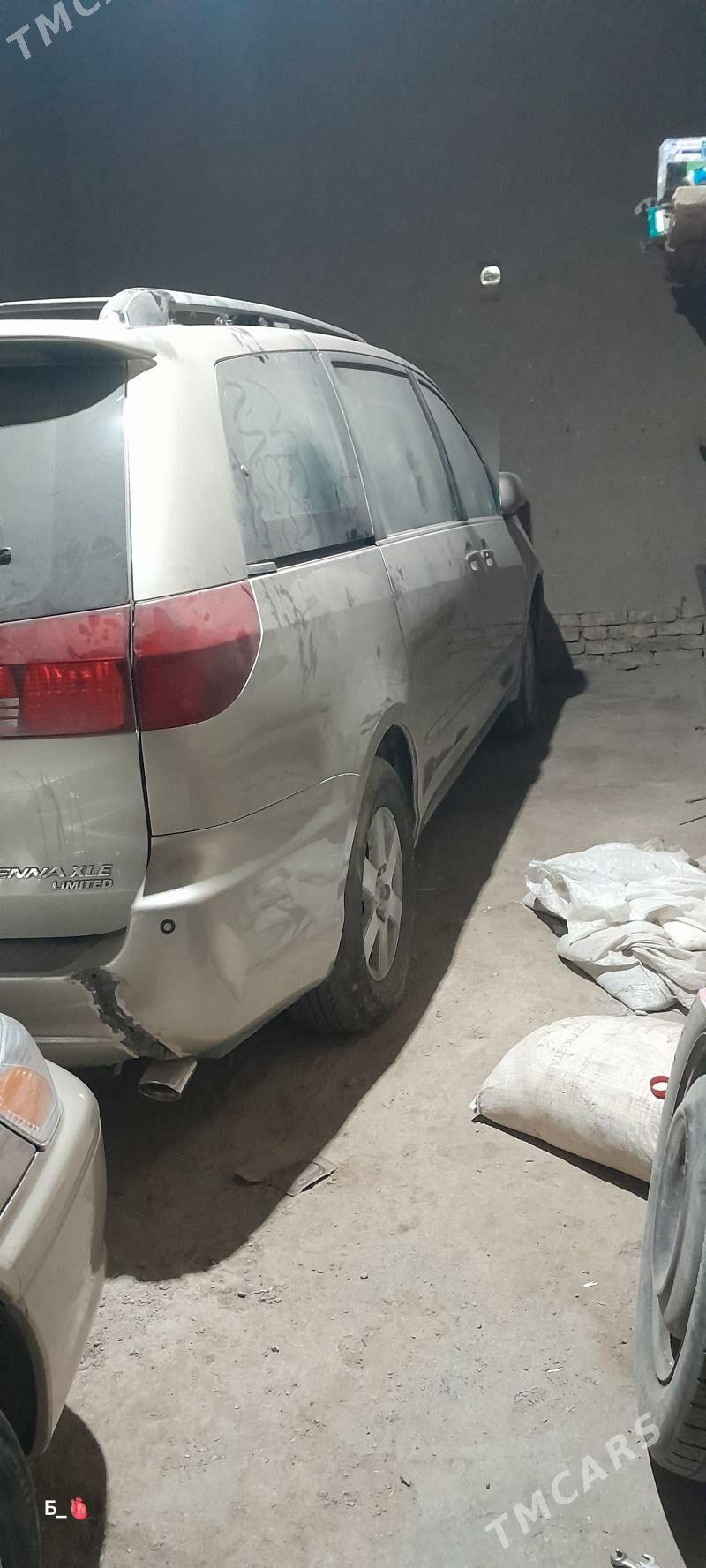 Toyota Sienna 2004 - 260 000 TMT - Шабатский этрап - img 3