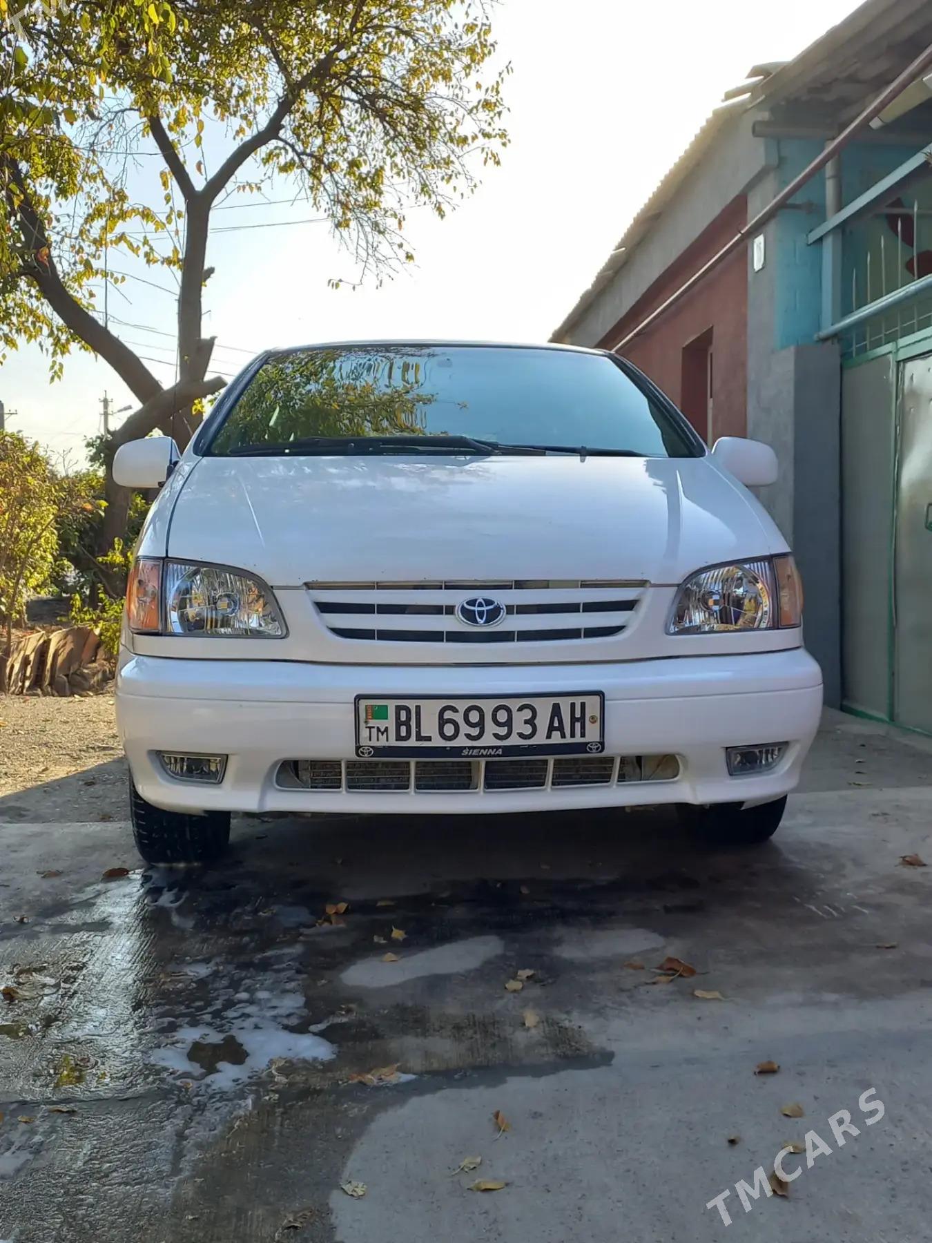 Toyota Sienna 2002 - 175 000 TMT - Ашхабад - img 2