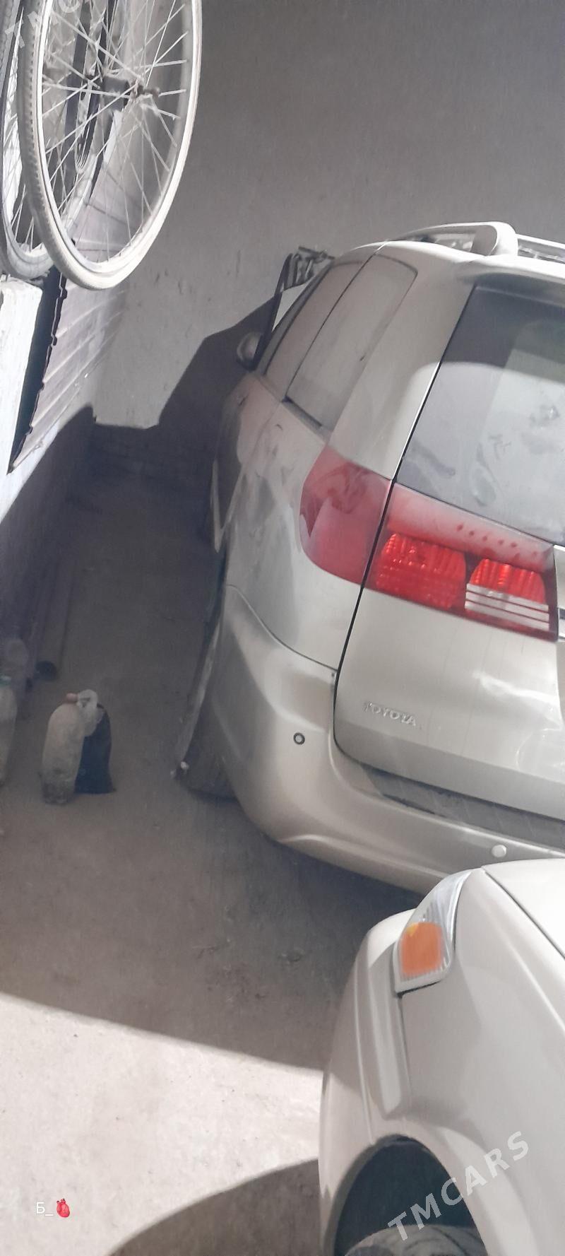 Toyota Sienna 2004 - 260 000 TMT - Шабатский этрап - img 1