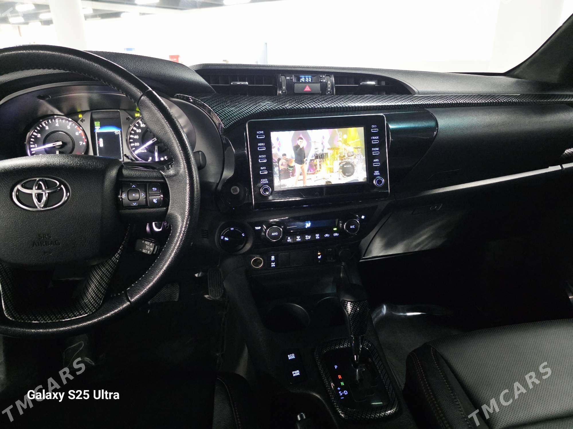 Toyota Hilux 2021 - 555 000 TMT - Büzmeýin - img 2