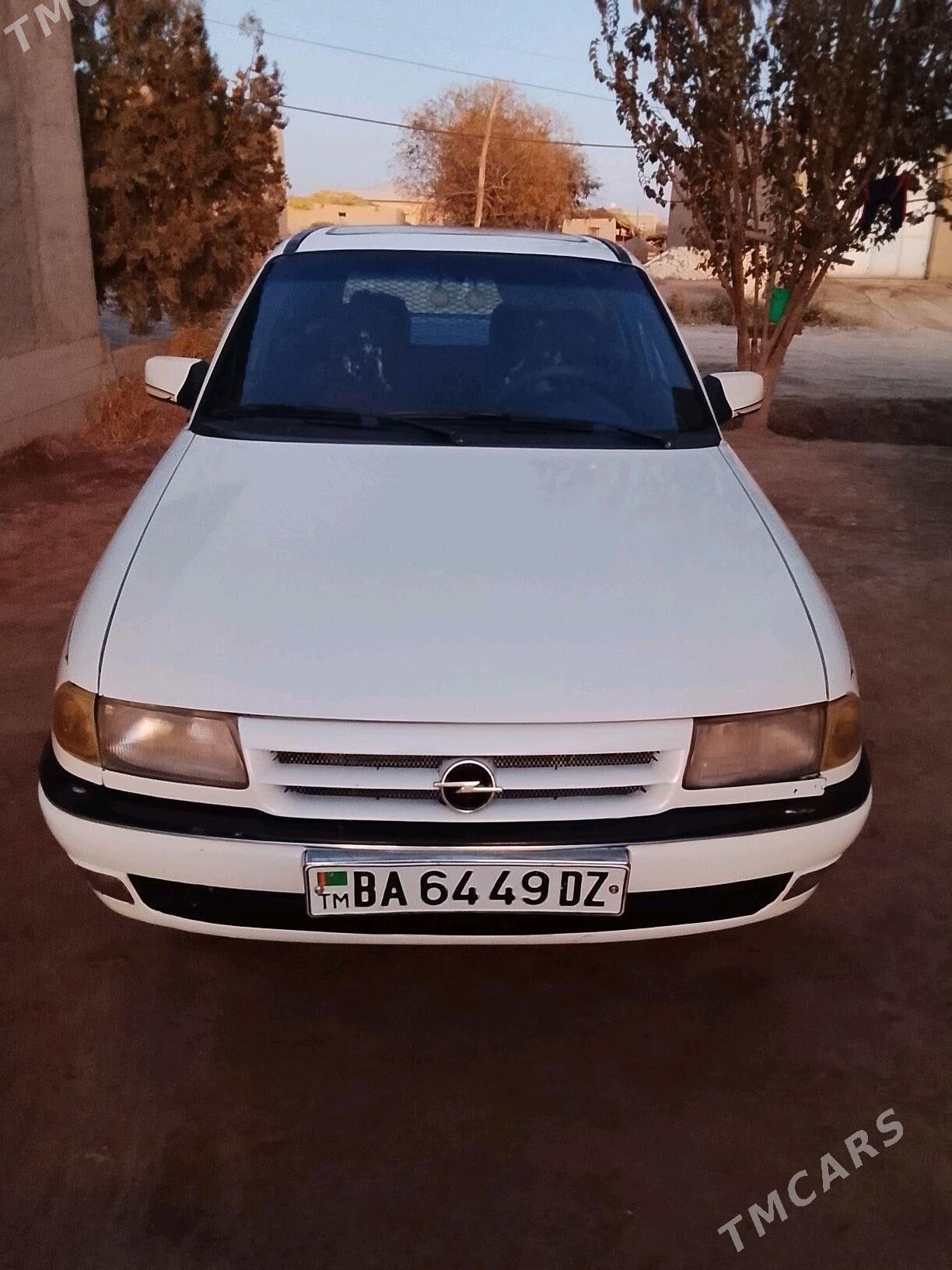 Opel Astra 1993 - 30 000 TMT - Гурбансолтан Едже - img 3