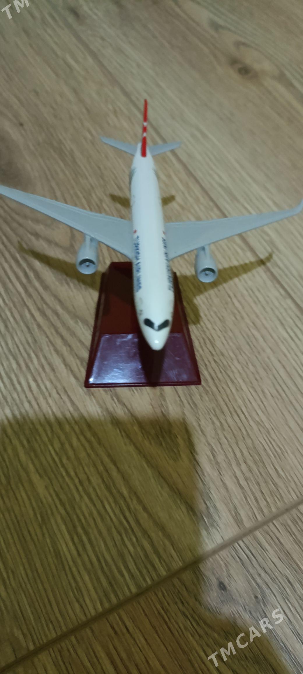 Модель самолёта Airbus A350 - Ашхабад - img 1