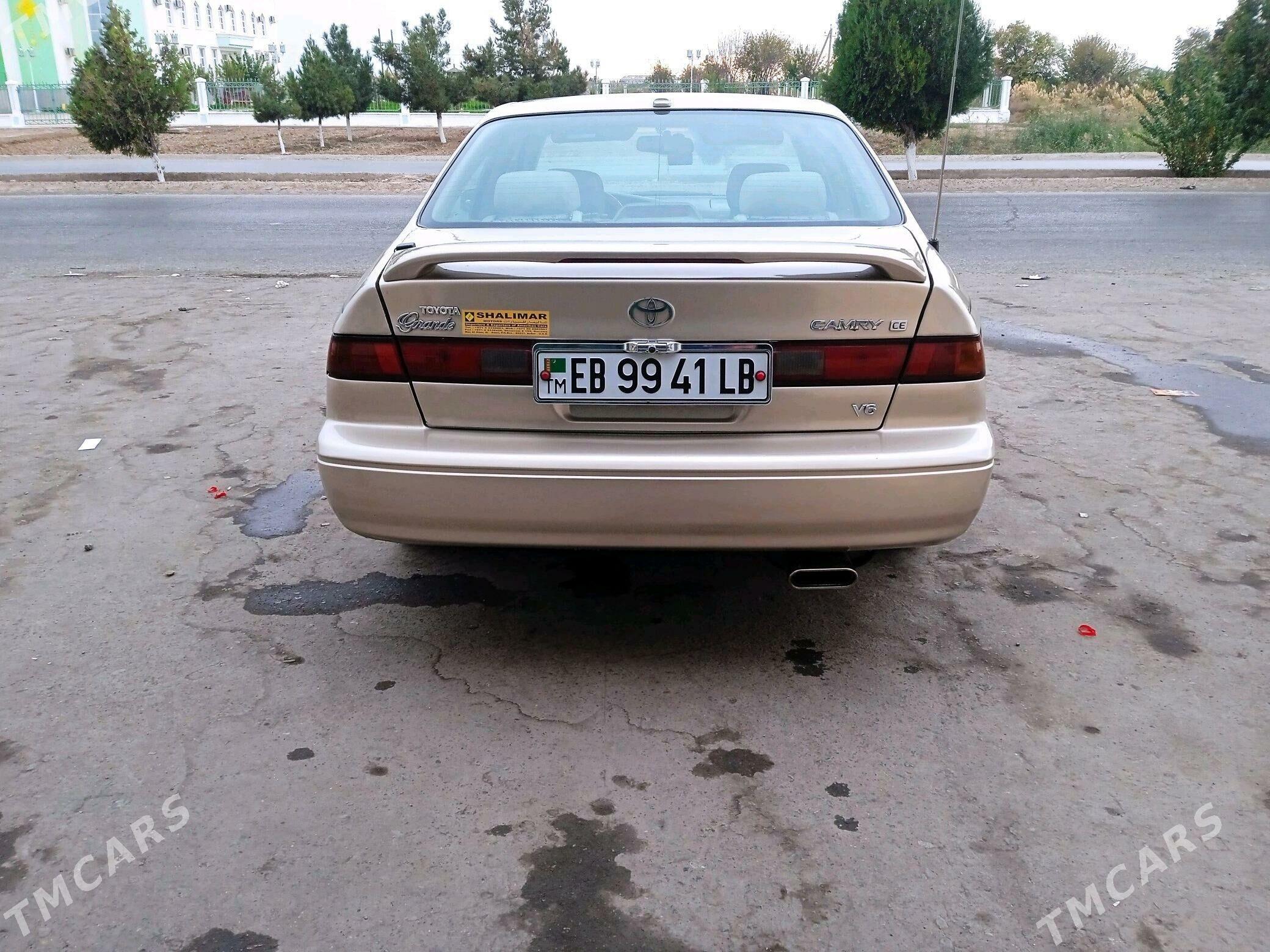 Toyota Camry 1998 - 135 000 TMT - Дянев - img 2