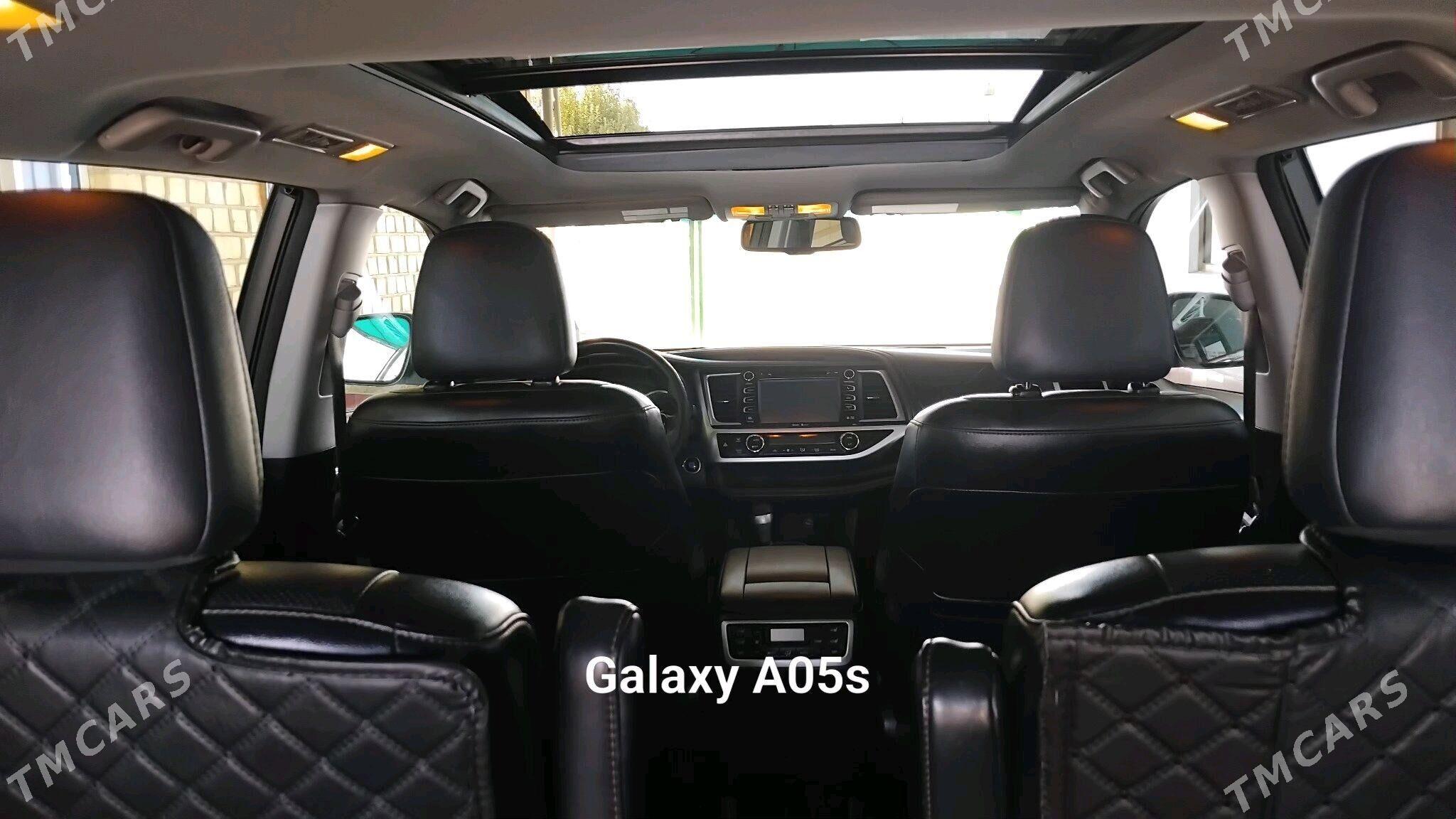 Toyota Highlander 2016 - 390 000 TMT - Багир - img 3