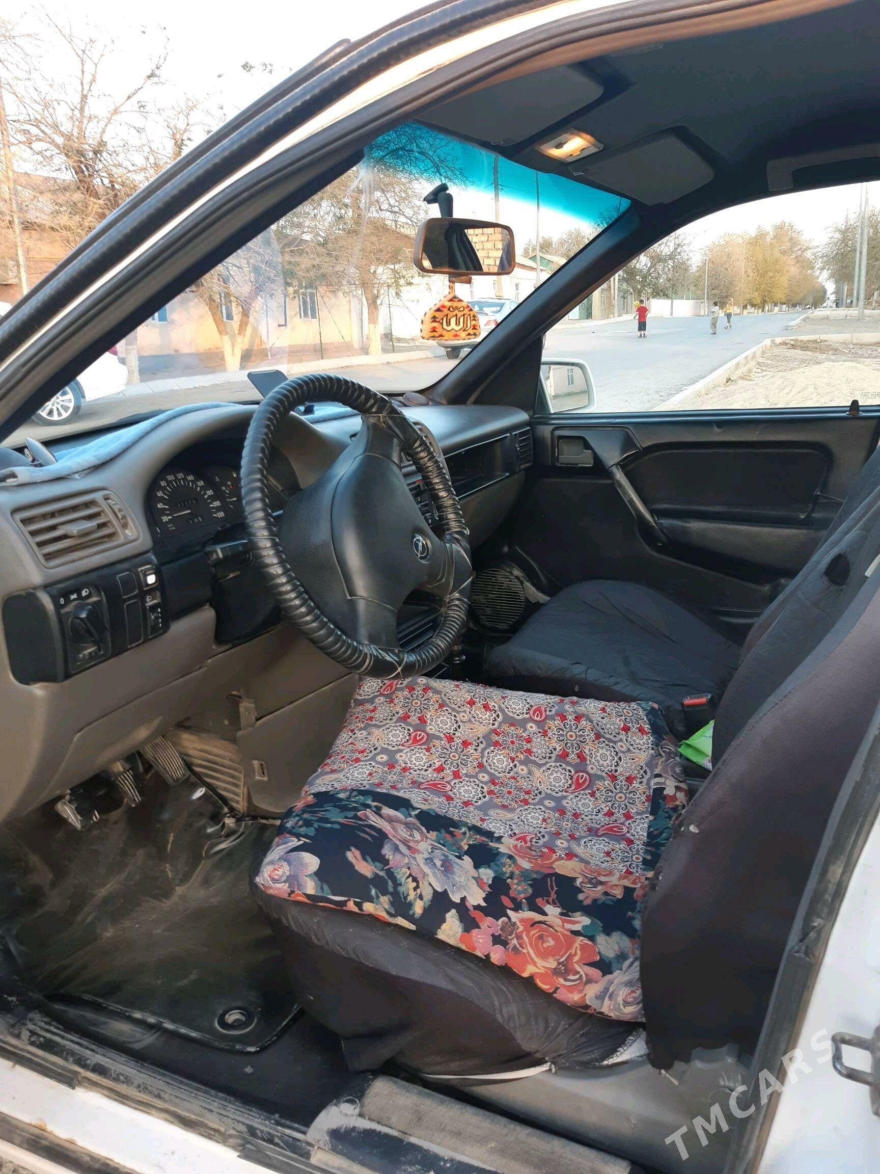 Opel Vectra 1993 - 42 000 TMT - Берекет - img 3