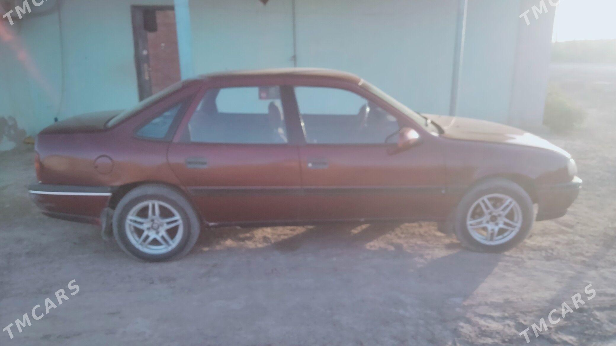 Opel Vectra 1991 - 30 000 TMT - Сейди - img 1