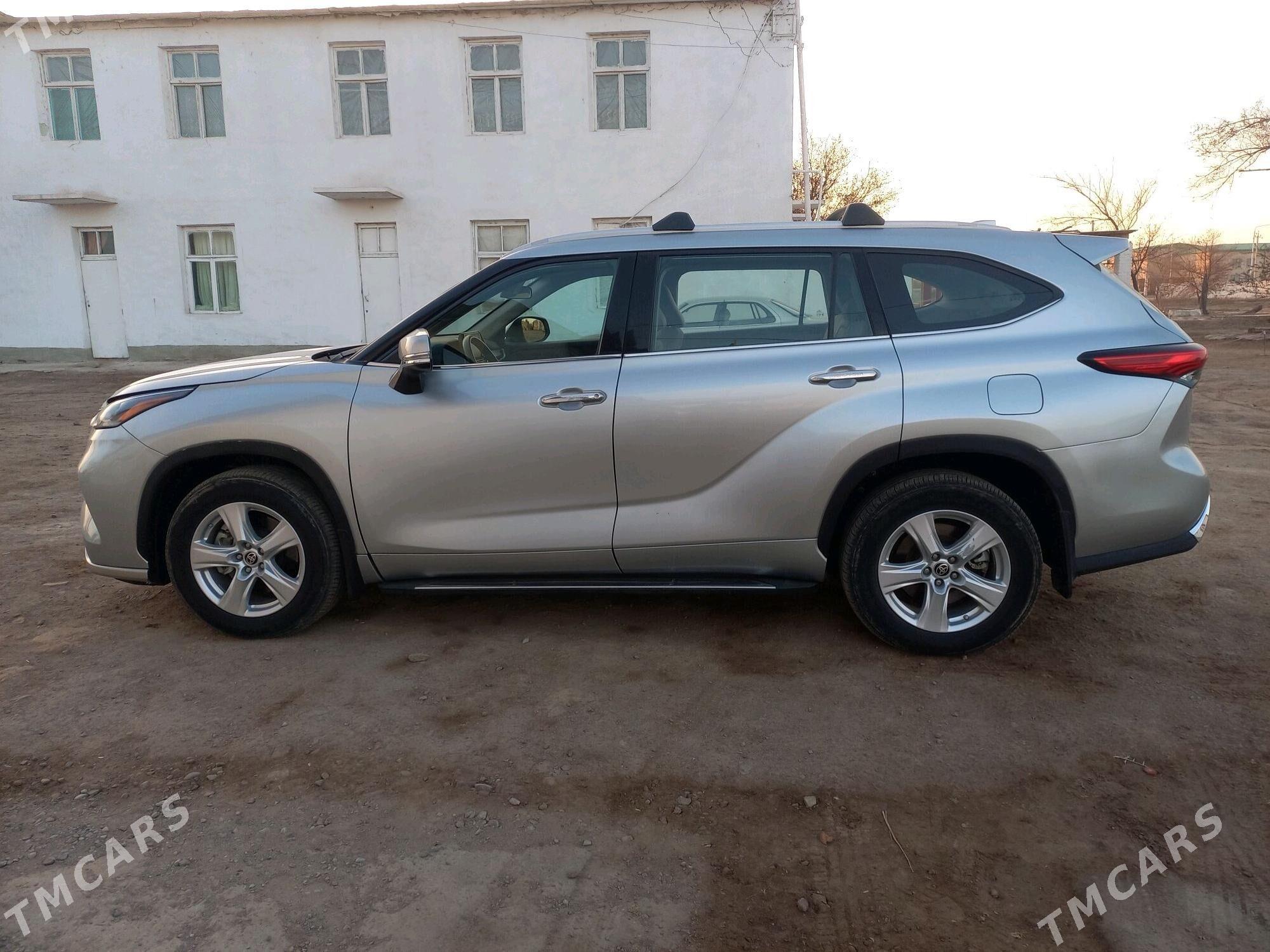 Toyota Highlander 2022 - 480 000 TMT - Türkmenbaşy etr. - img 3