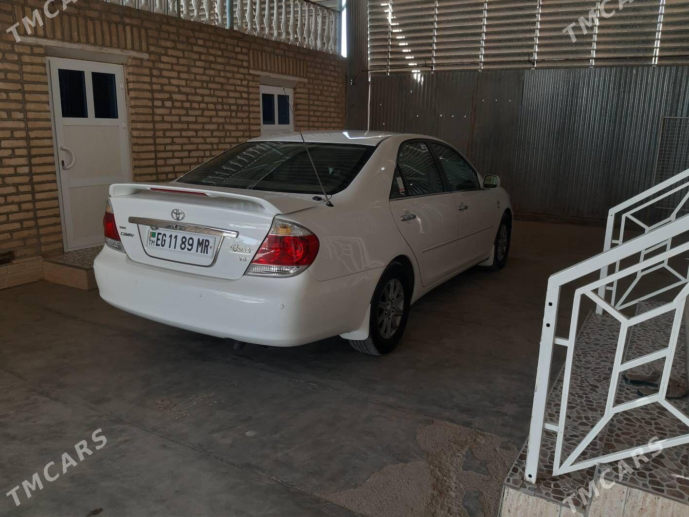 Toyota Camry 2003 - 260 000 TMT - Мары - img 4