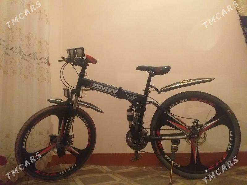 bmw - Gurbansoltan Eje - img 2