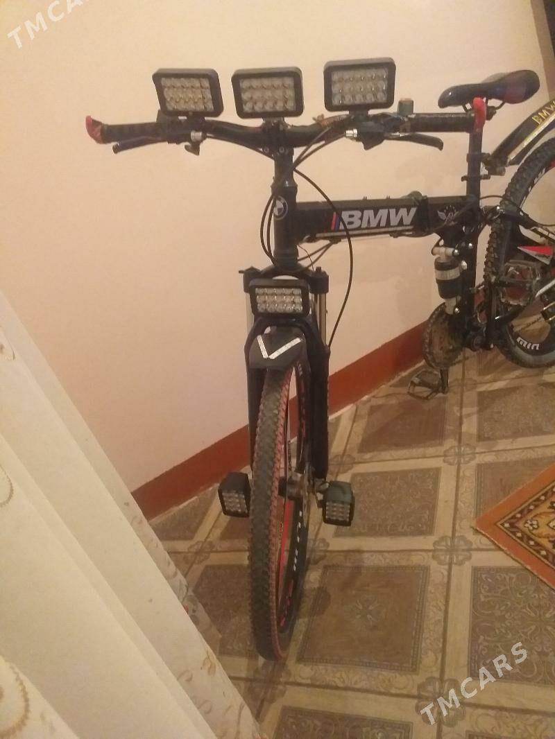 bmw - Gurbansoltan Eje - img 3