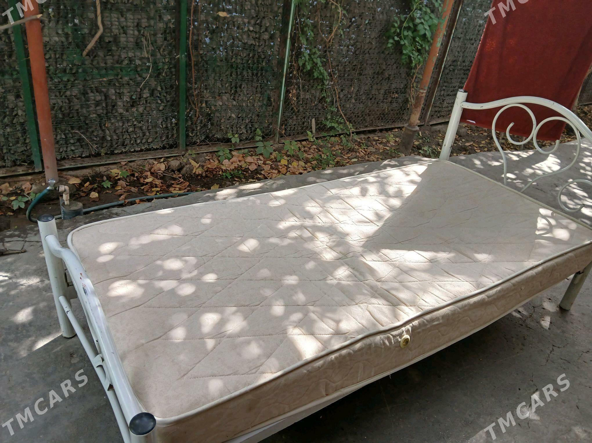 Кровать/ ковры б/у - Kim raýon - img 1