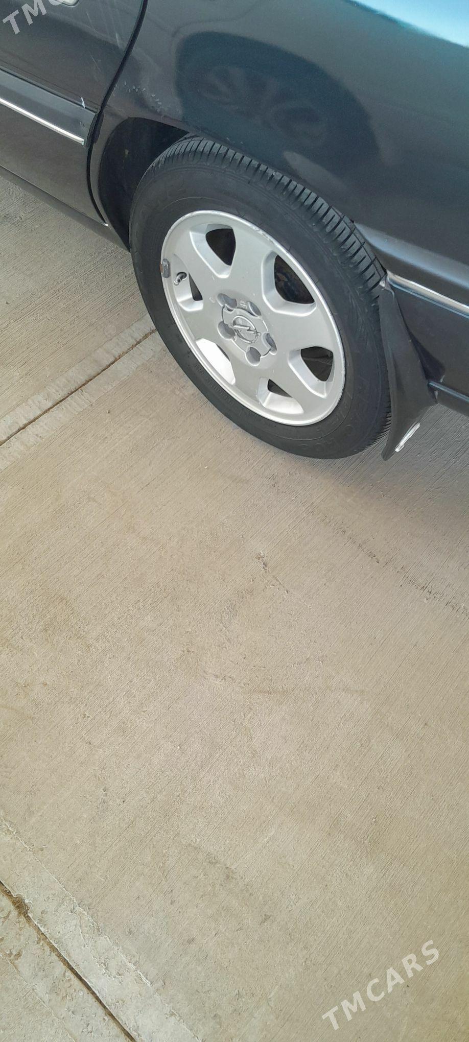 Opel Vectra 1995 - 35 000 TMT - Mary - img 8