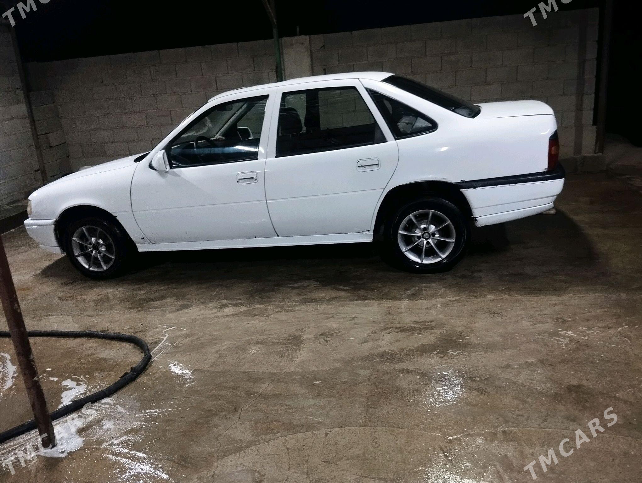 Opel Vectra 1992 - 27 000 TMT - Bäherden - img 4