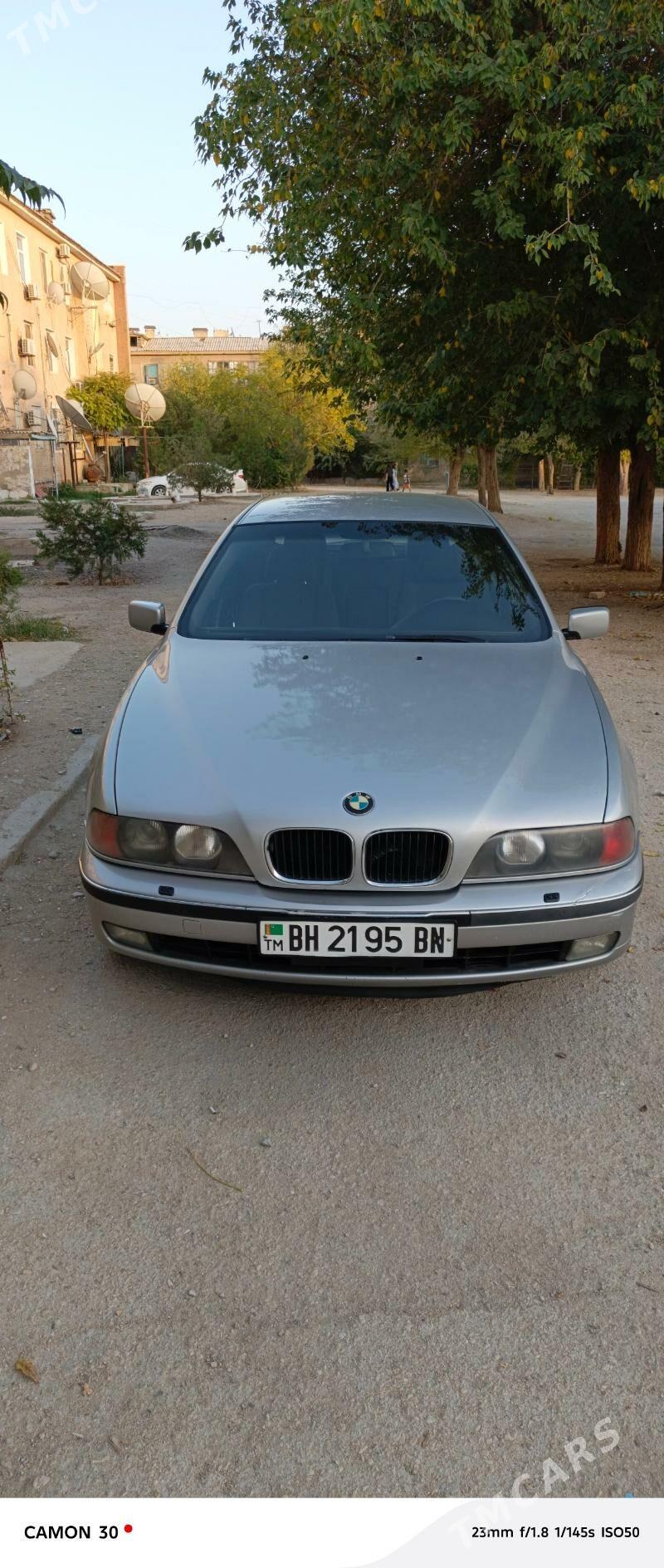 BMW E39 1999 - 120 000 TMT - Балканабат - img 1