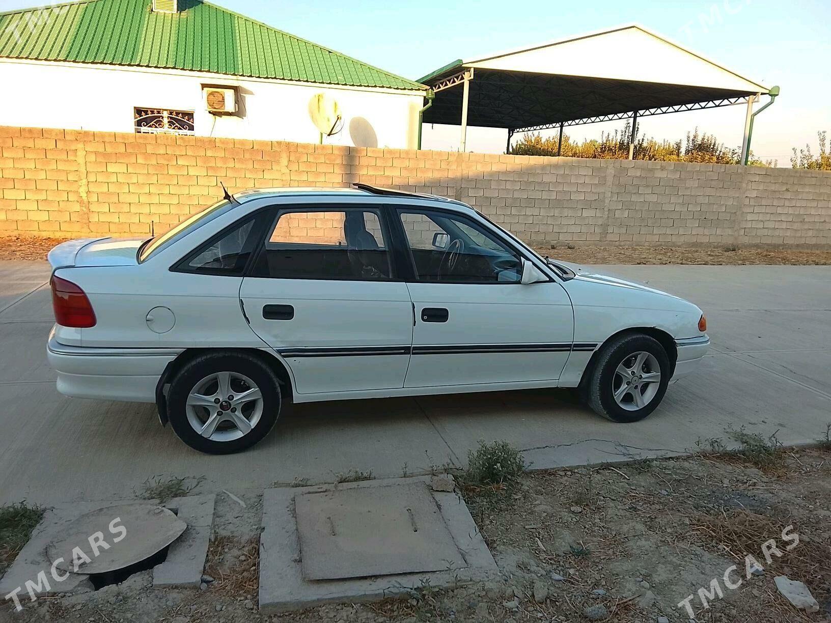 Opel Astra 1993 - 50 000 TMT - Серахс - img 5