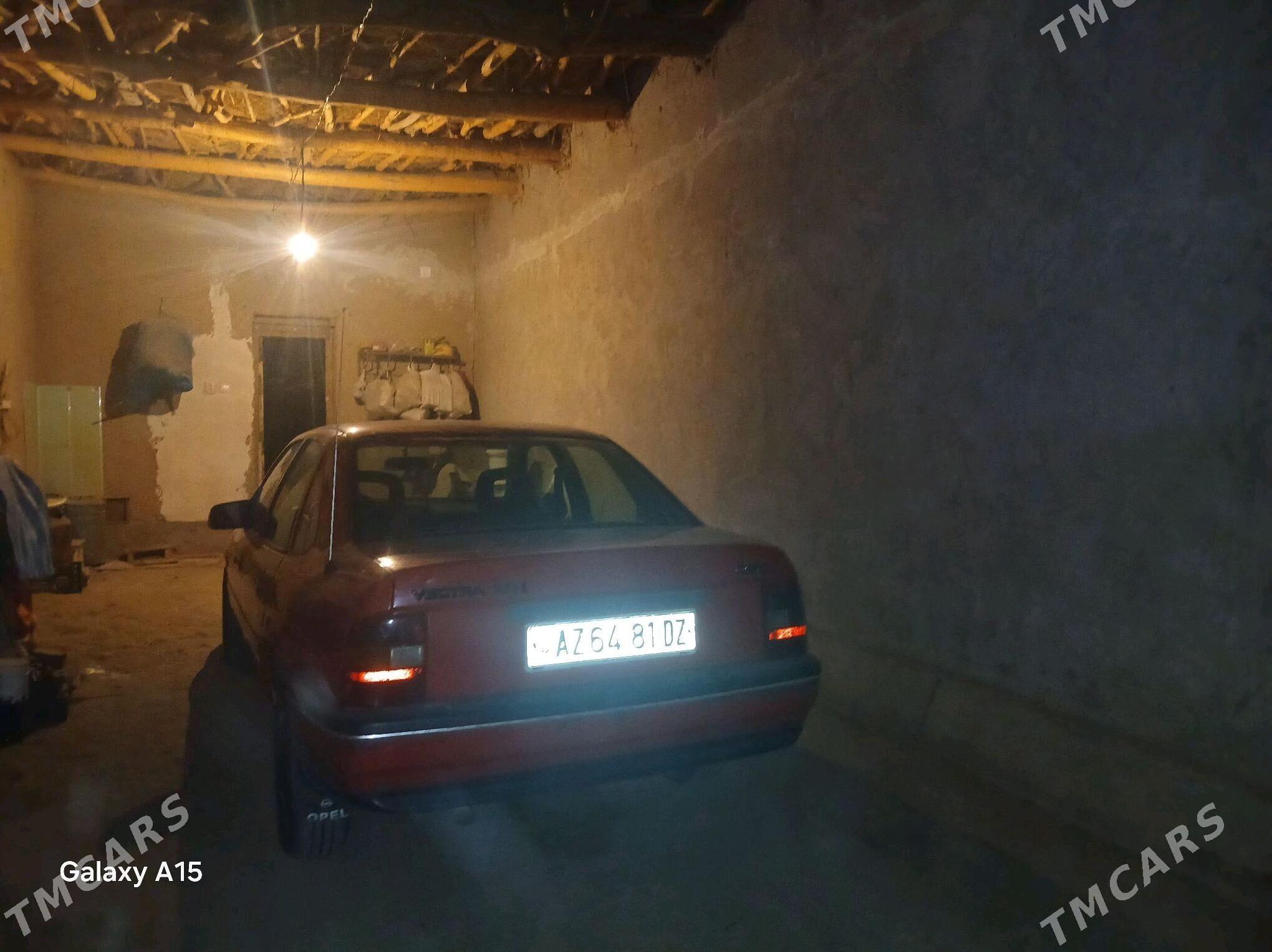 Opel Vectra 1989 - 30 000 TMT - Gubadag - img 4