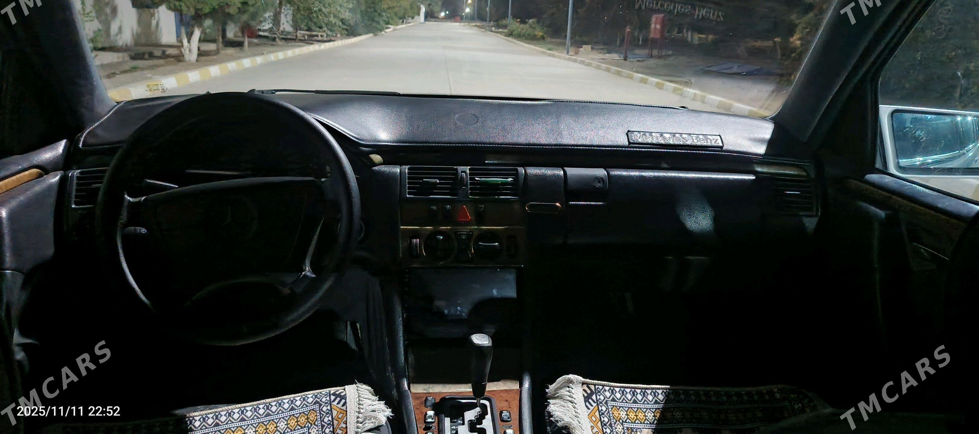 Mercedes-Benz E320 1999 - 105 000 TMT - Гызыларбат - img 5