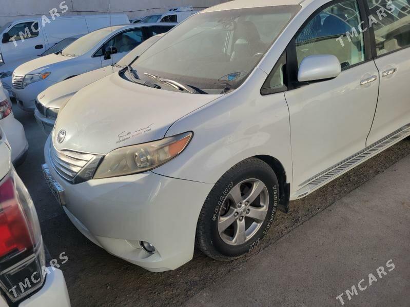 Toyota Sienna 2012 - 270 000 TMT - Мары - img 4
