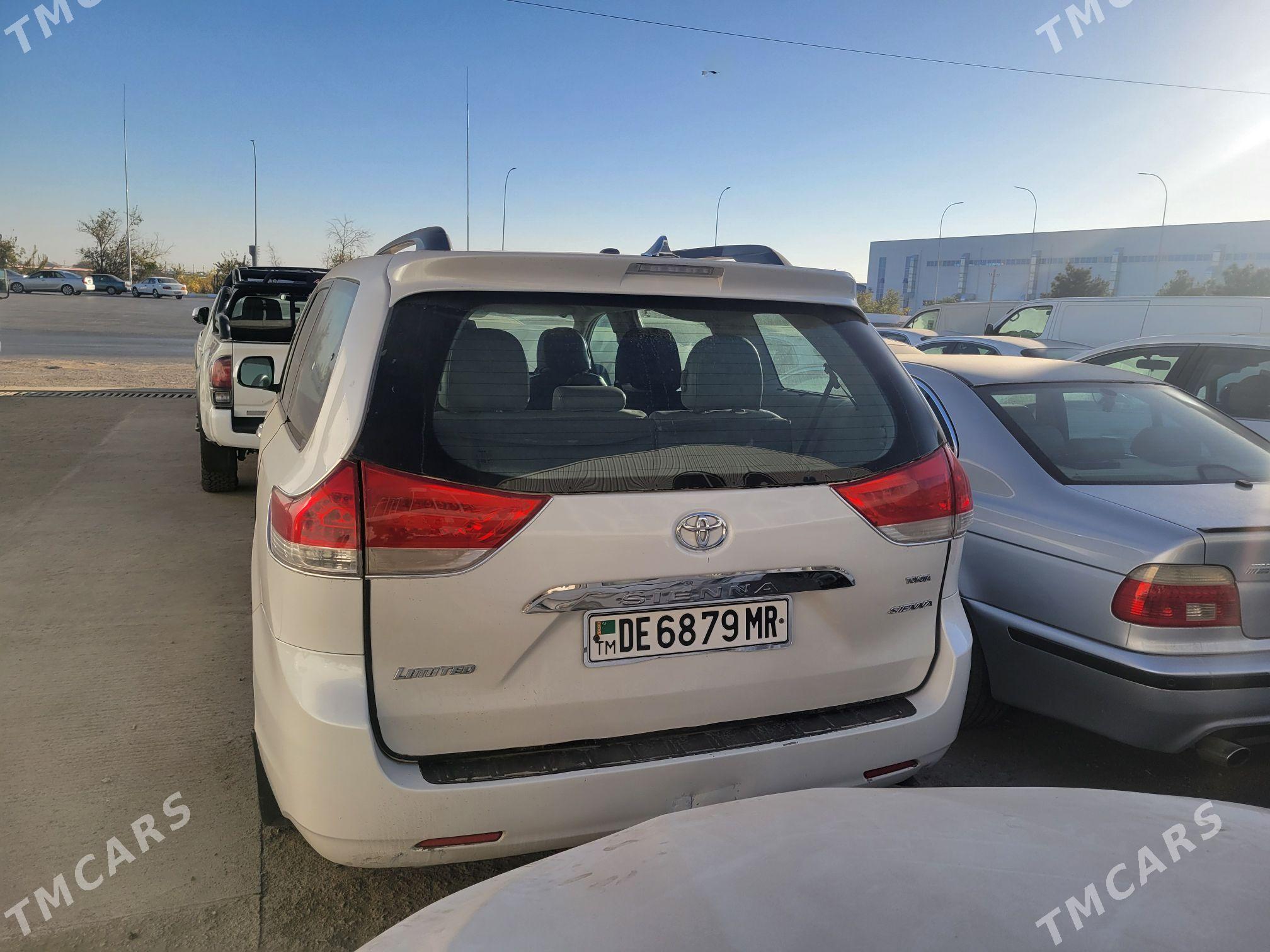 Toyota Sienna 2012 - 270 000 TMT - Мары - img 2