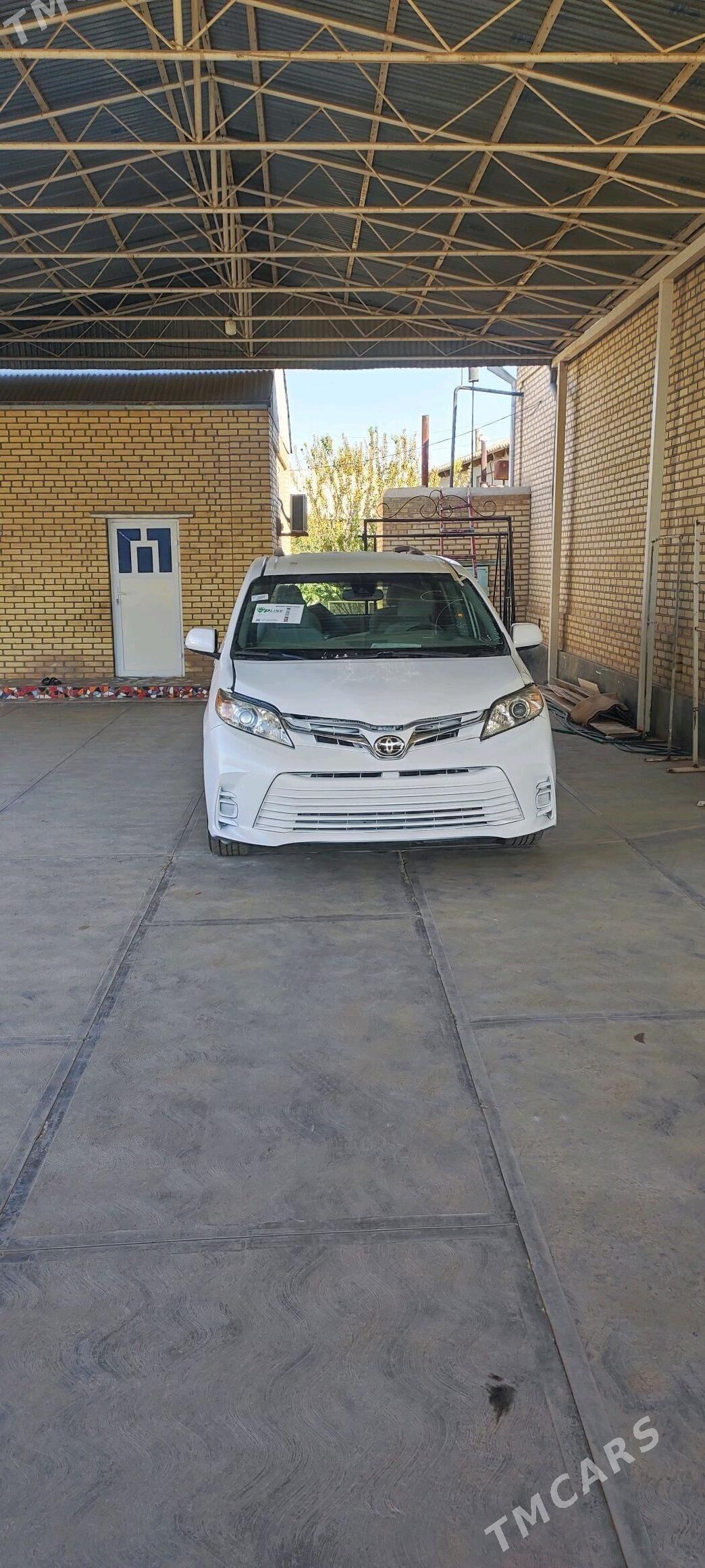 Toyota Sienna 2020 - 480 000 TMT - Мары - img 3