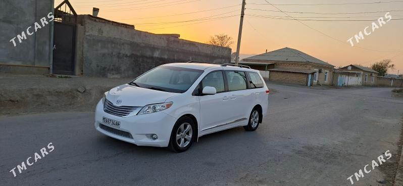 Toyota Camry 2014 - 320 000 TMT - Бахарден - img 6