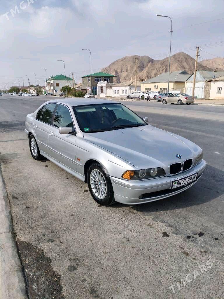 BMW E39 2001 - 140 000 TMT - Балканабат - img 4