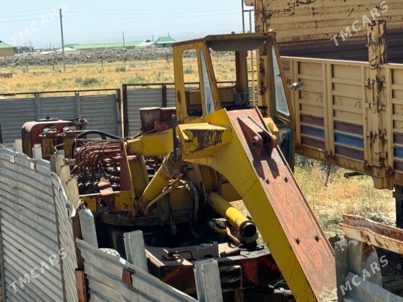 Caterpillar Excavator 1989 - 20 000 TMT - Махтумкули - img 4