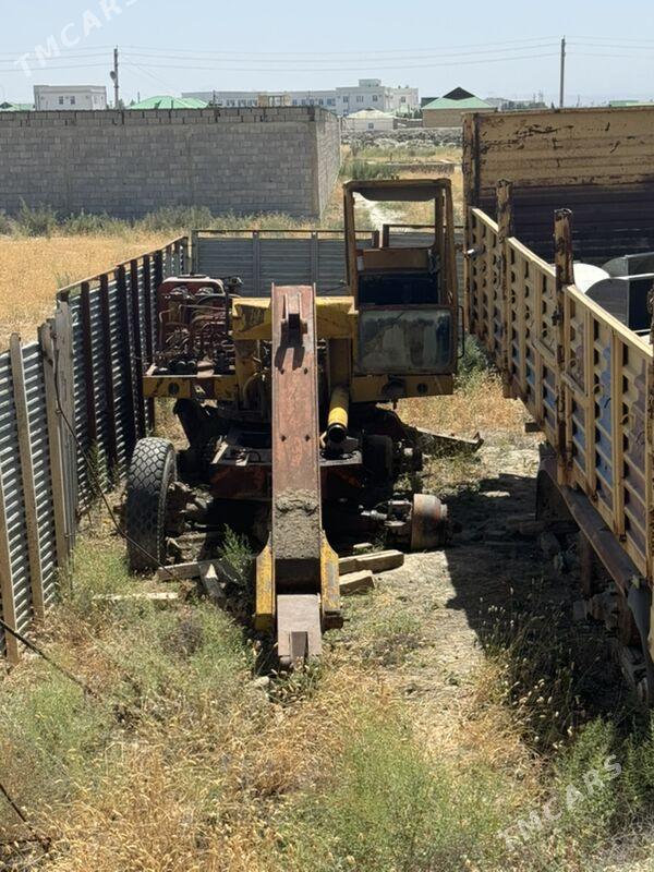 Caterpillar Excavator 1989 - 20 000 TMT - Махтумкули - img 6