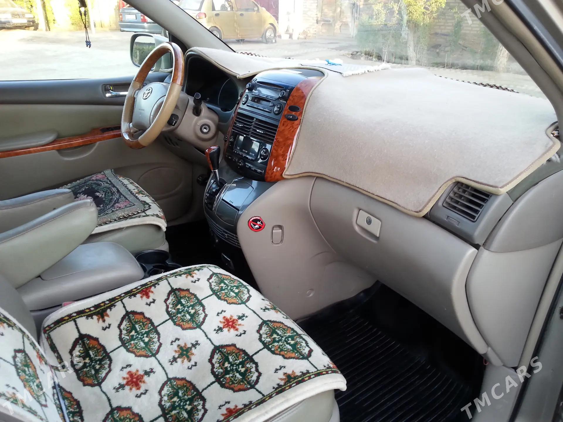 Toyota Sienna 2006 - 280 000 TMT - Daşoguz - img 6