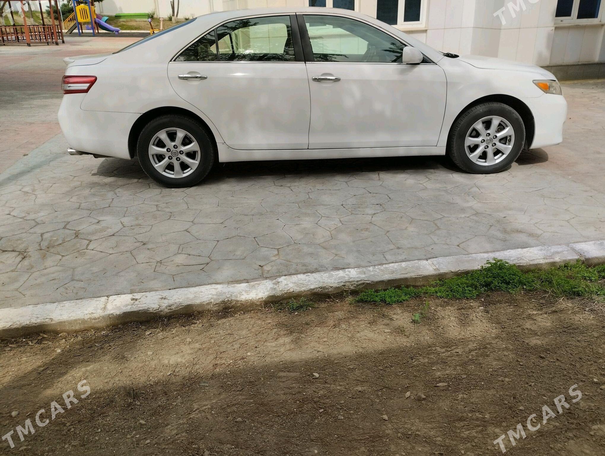 Toyota Camry 2011 - 200 000 TMT - Янбаш - img 2