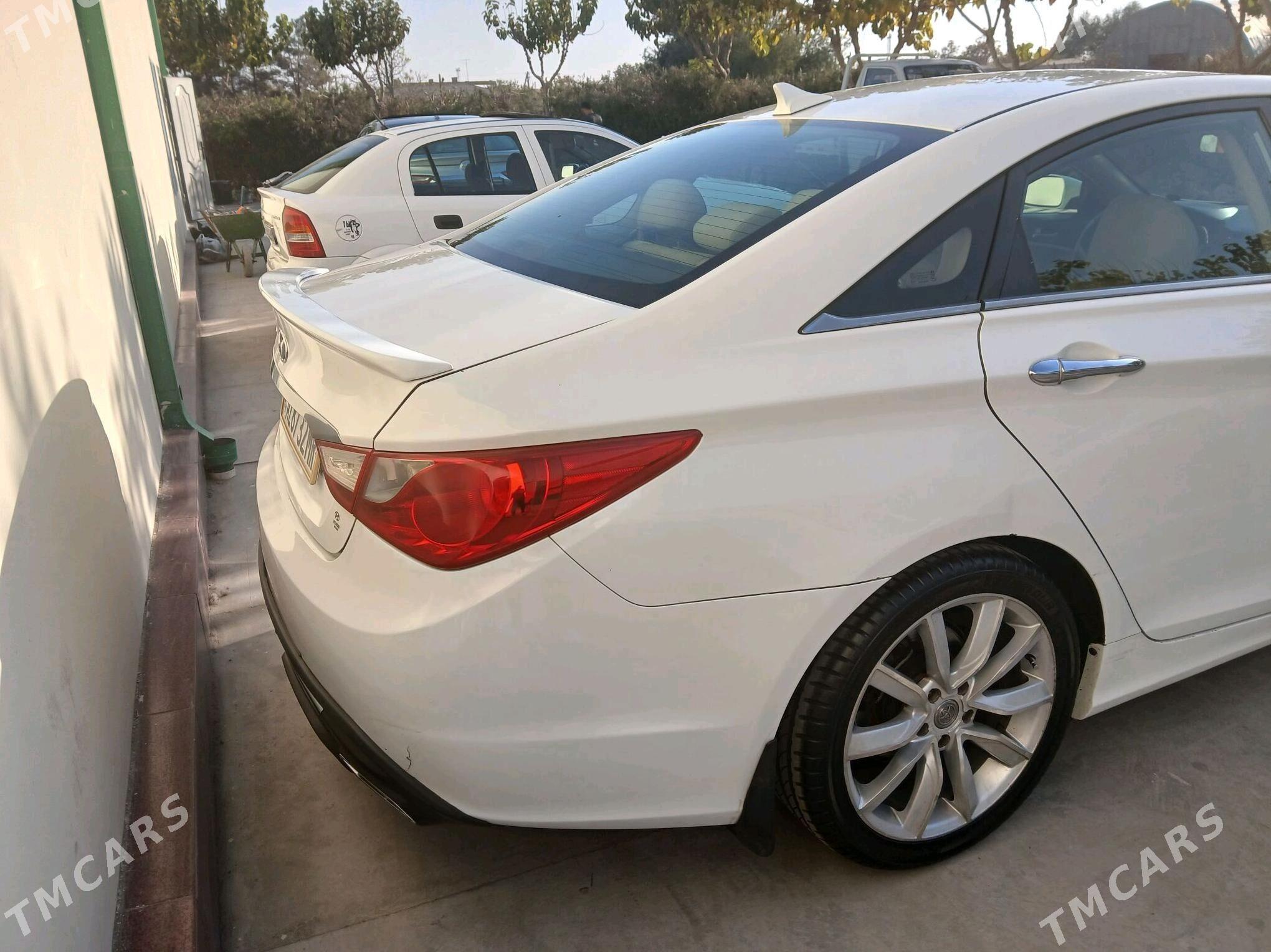 Hyundai Sonata 2011 - 140 000 TMT - Мары - img 3