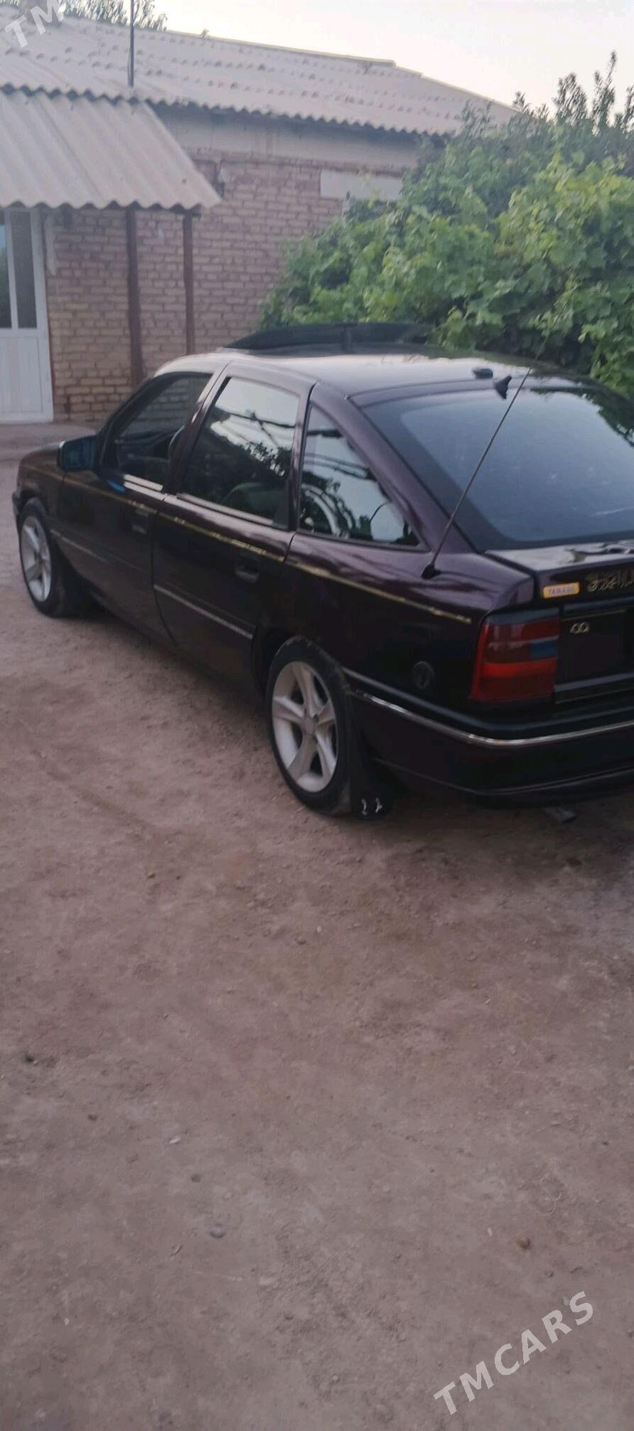 Opel Vectra 1993 - 50 000 TMT - Фарап - img 1