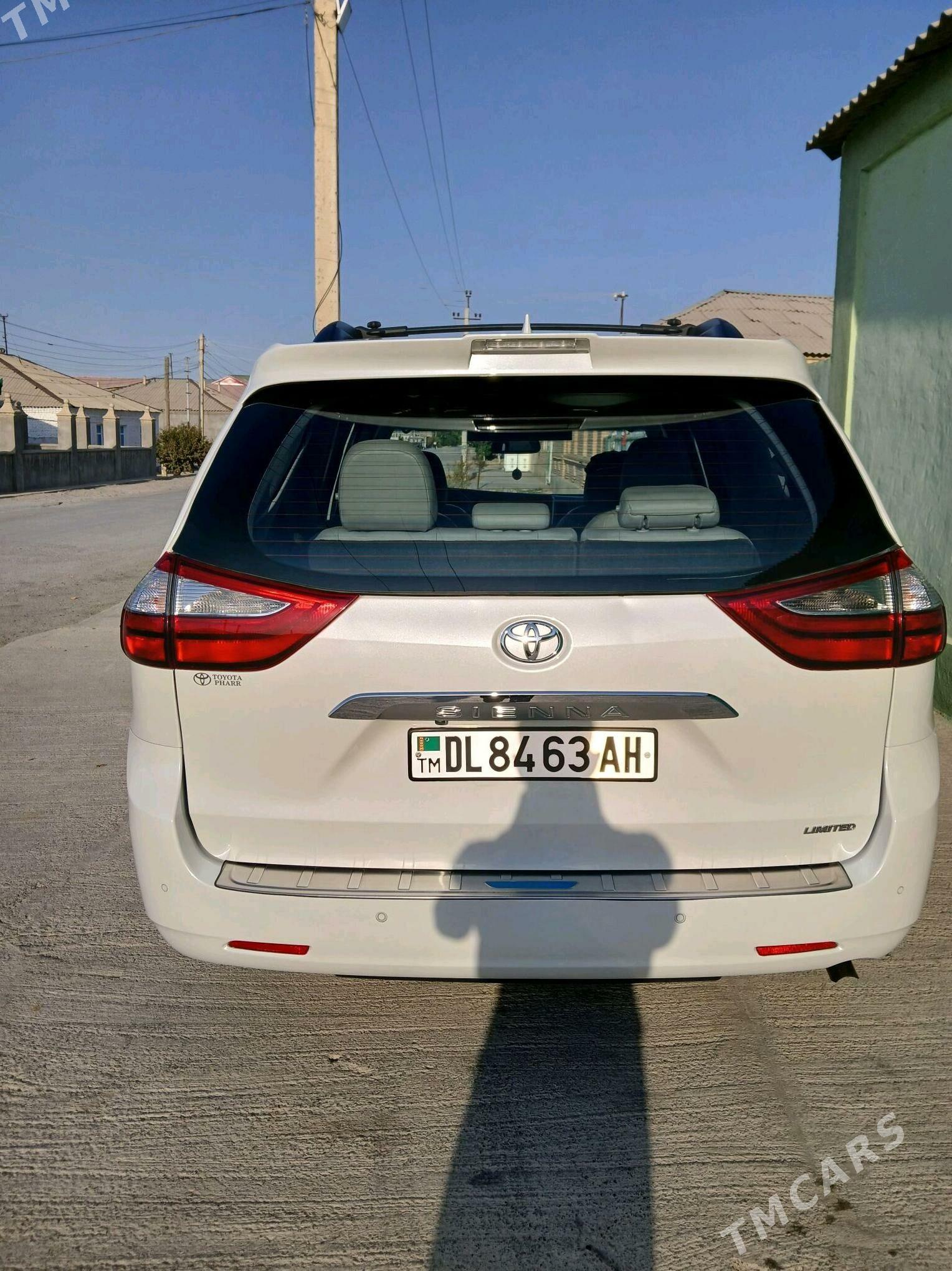 Toyota Sienna 2018 - 500 000 TMT - Анев - img 5