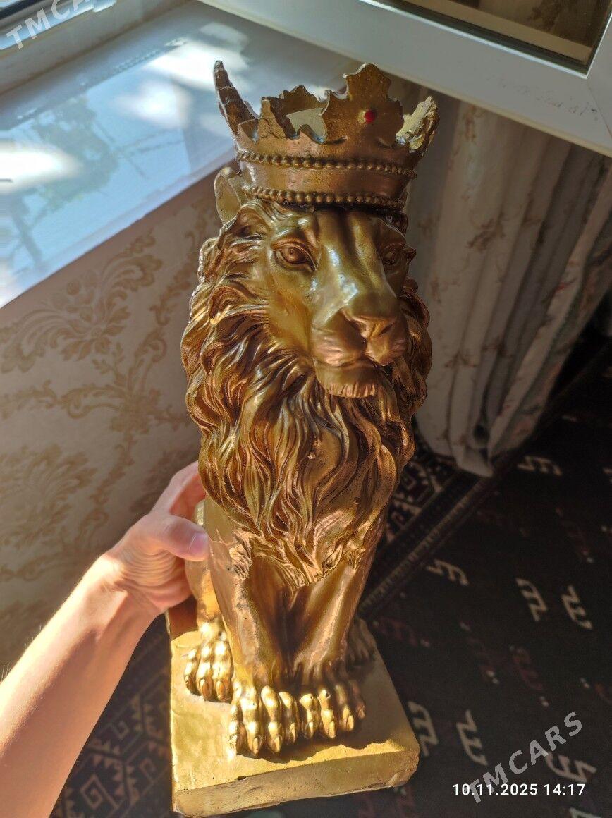 Swinir Heykel Yolbars - Туркменбаши - img 2