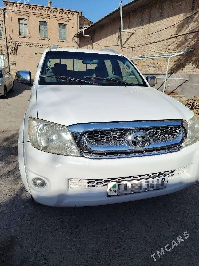 Toyota Hilux 2010 - 285 000 TMT - Kerki - img 1