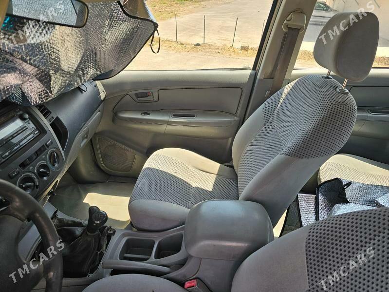Toyota Hilux 2009 - 245 000 TMT - Мары - img 5