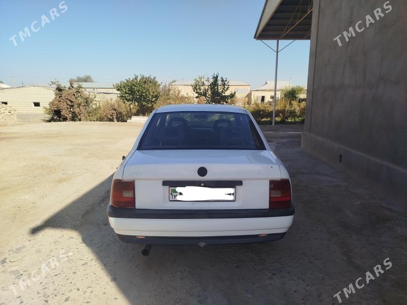 Opel Vectra 1992 - 38 000 TMT - Wekilbazar - img 3