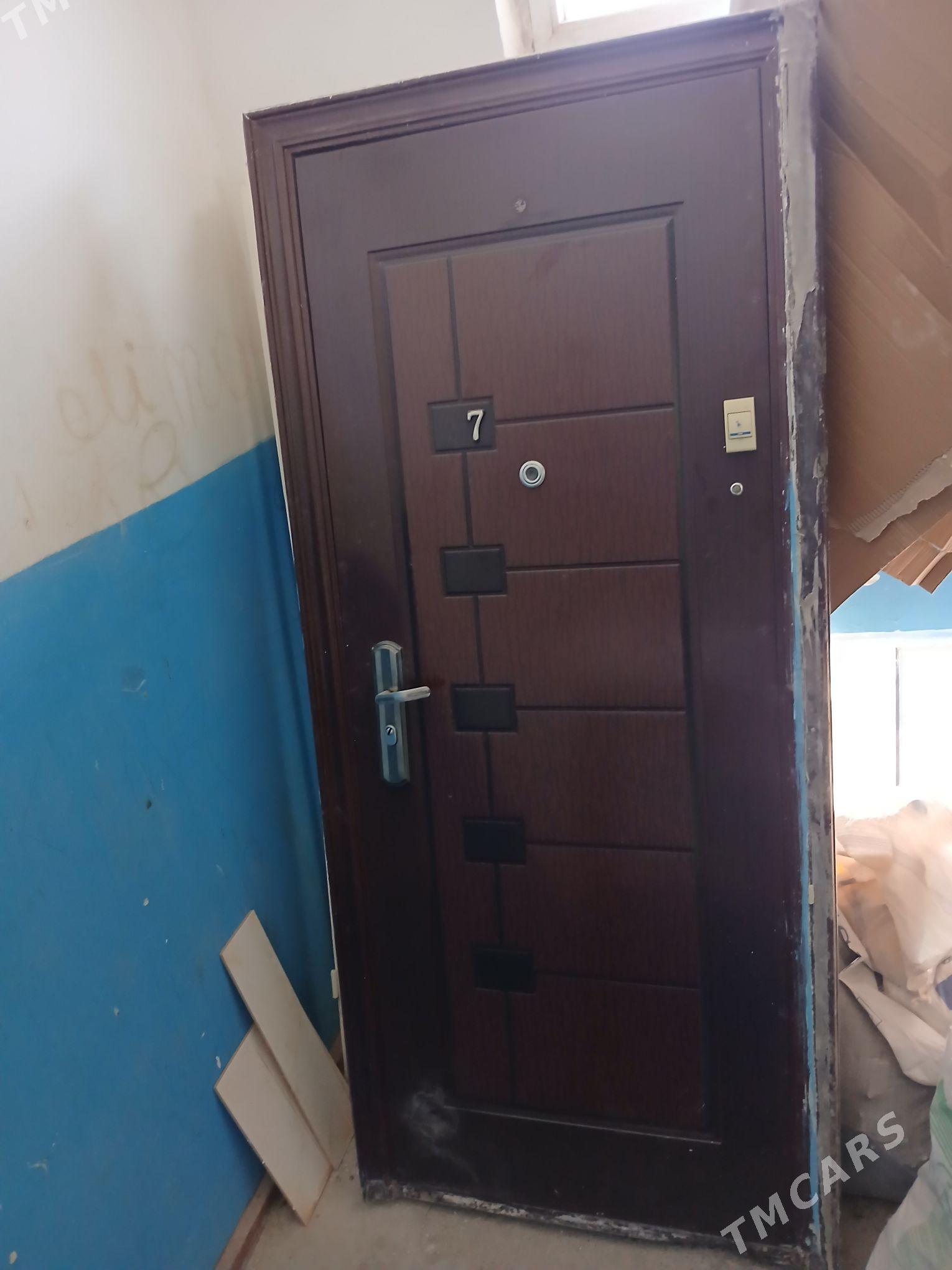 Daşky gapy - Büzmeýin - img 2