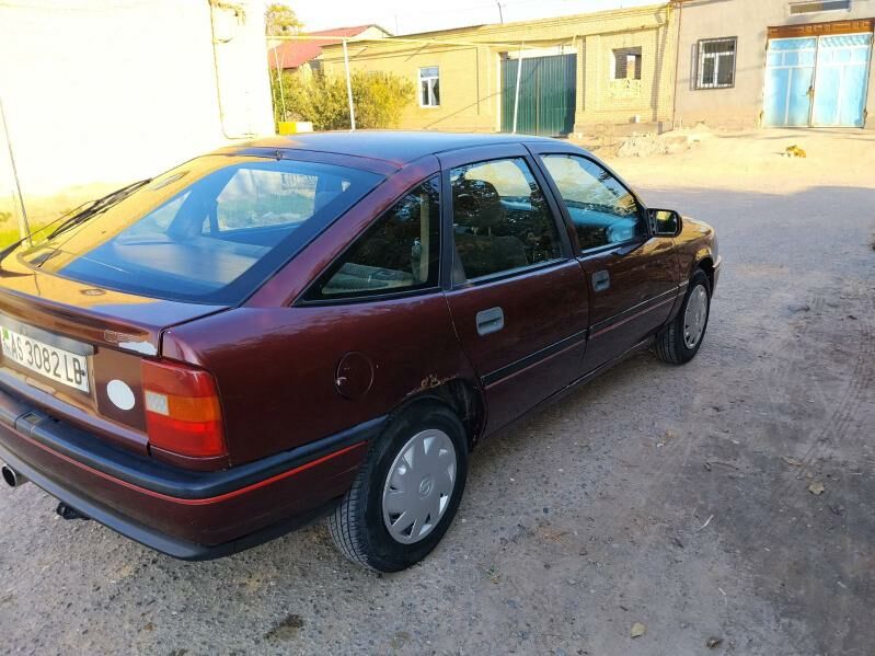 Opel Vectra 1991 - 27 000 TMT - Фарап - img 2