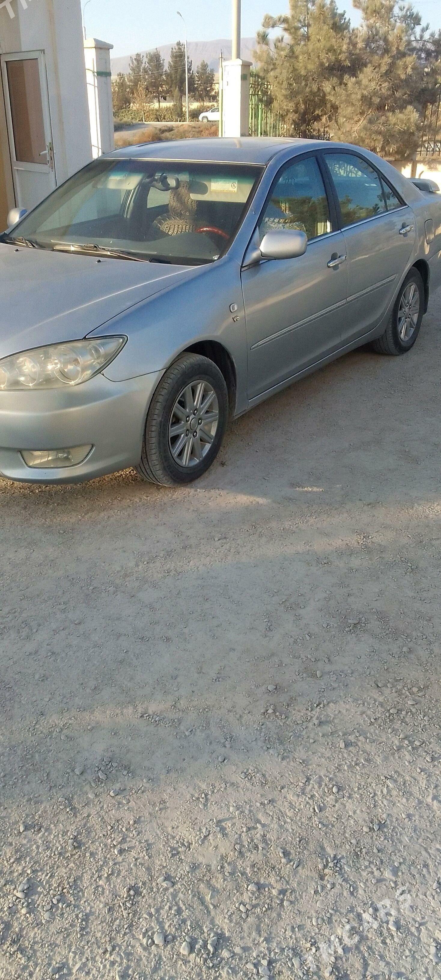 Toyota Camry 2002 - 170 000 TMT - Bäherden - img 4