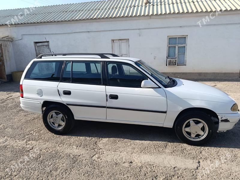 Opel Astra 1997 - 35 000 TMT - Бузмеин - img 1