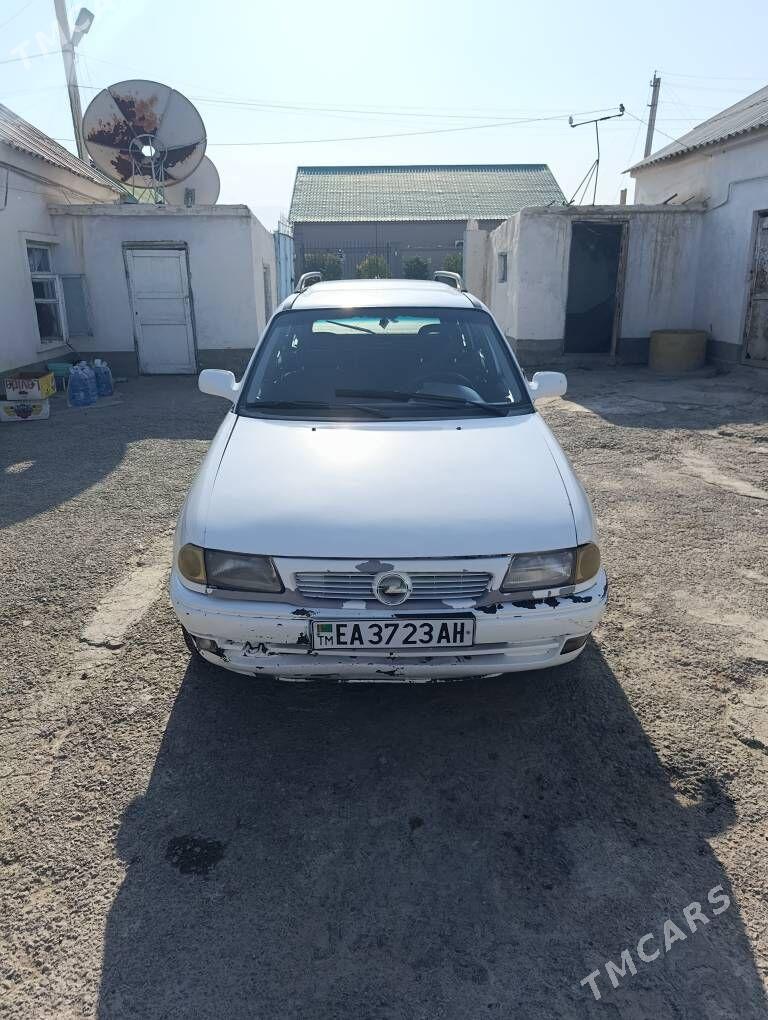 Opel Astra 1997 - 35 000 TMT - Бузмеин - img 2
