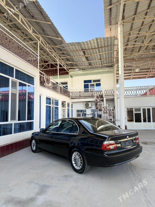 BMW E39 2003 - 135 000 TMT - Балканабат - img 9