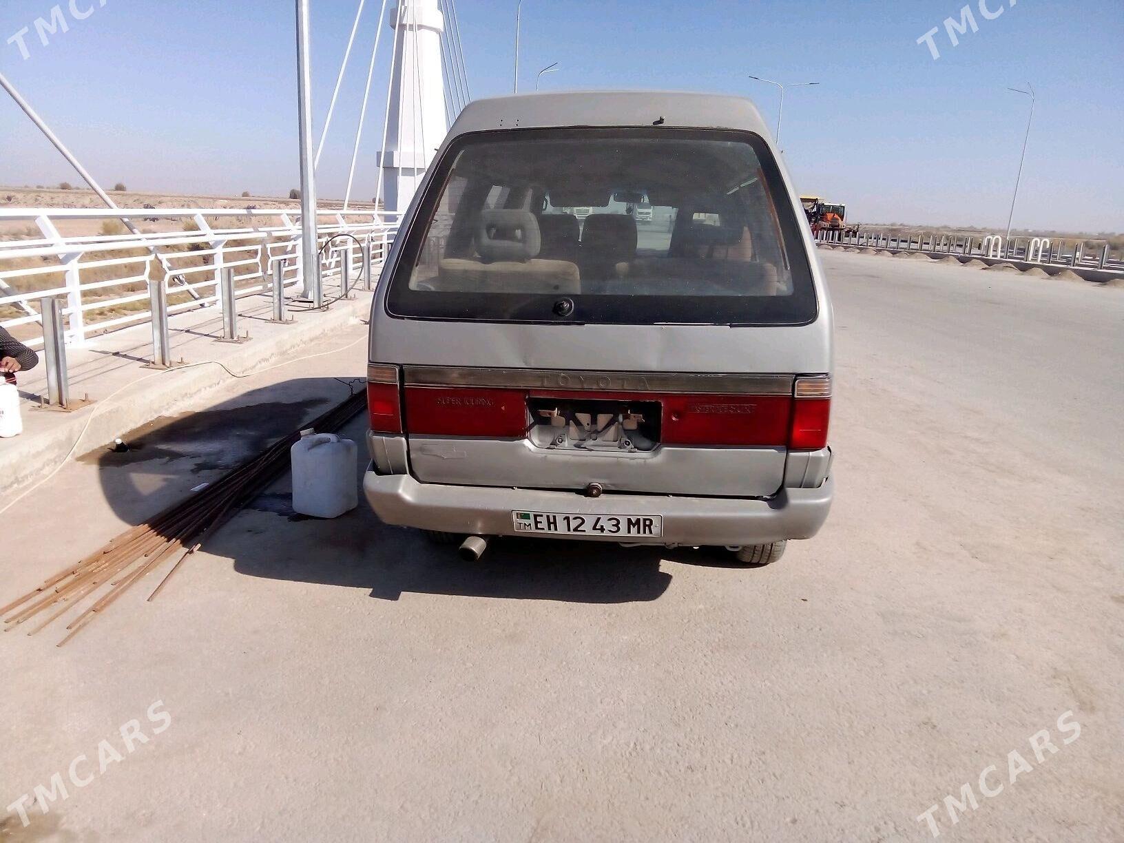 Toyota Hiace 1998 - 25 000 TMT - Murgap - img 4