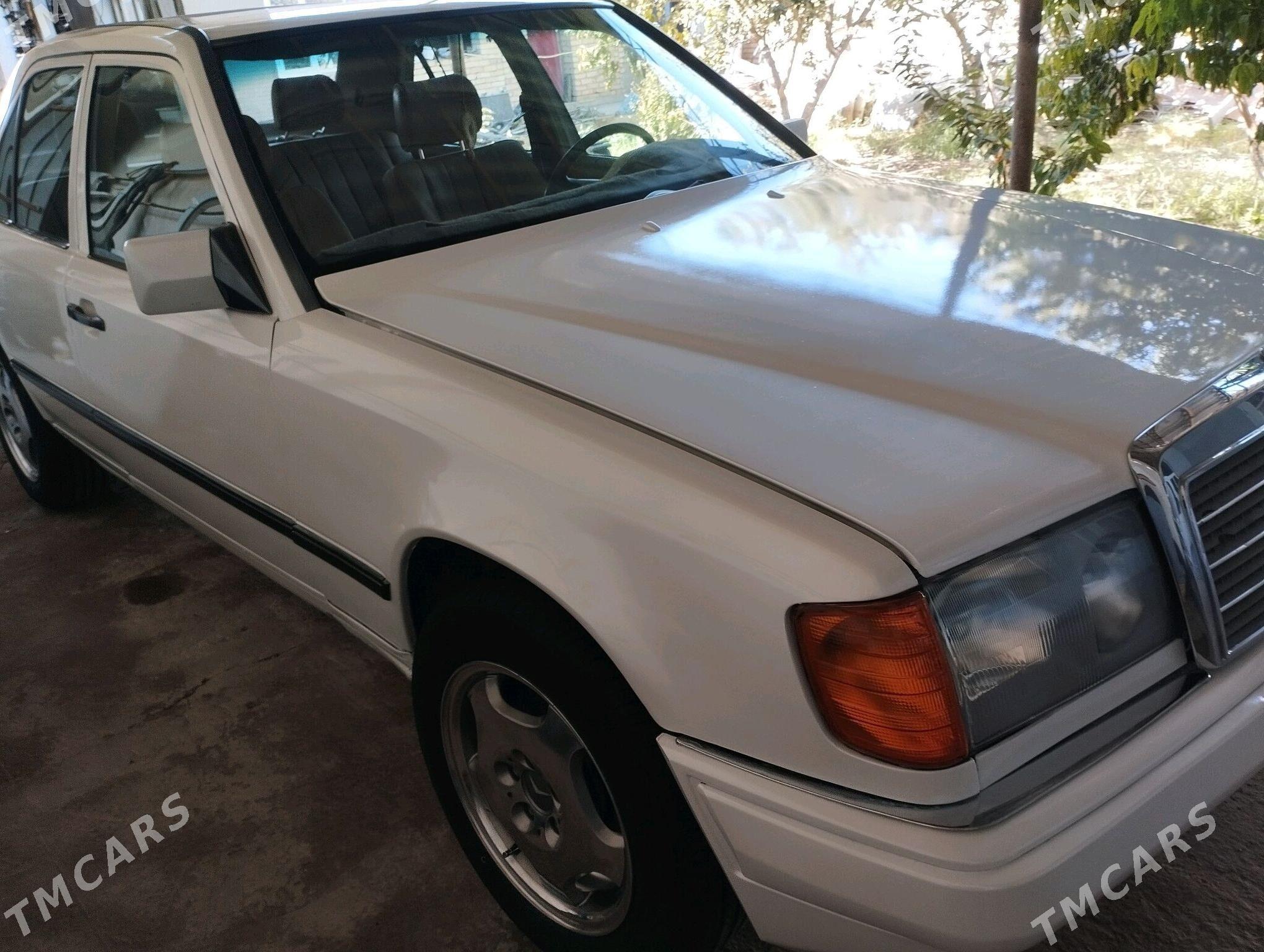 Mercedes-Benz E300 1989 - 50 000 TMT - Туркменабат - img 3