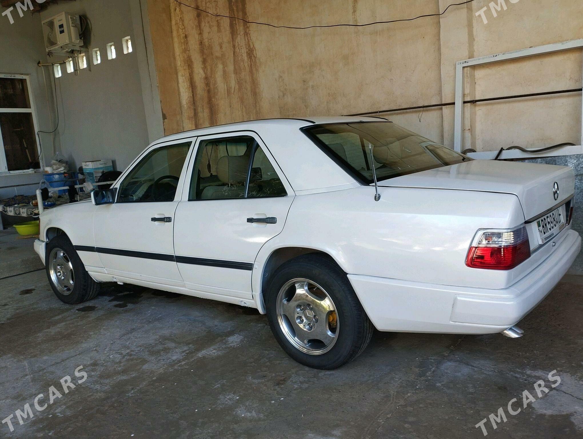 Mercedes-Benz E300 1989 - 50 000 TMT - Туркменабат - img 4