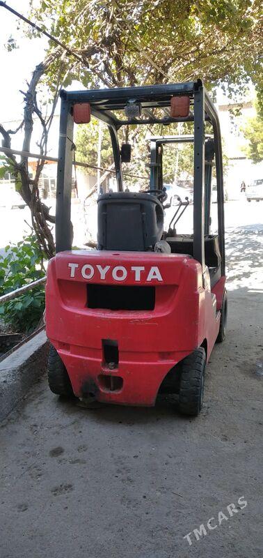 Kara Forklift 2007 - 50 000 TMT - Туркменабат - img 2