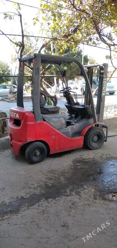 Kara Forklift 2007 - 50 000 TMT - Туркменабат - img 4