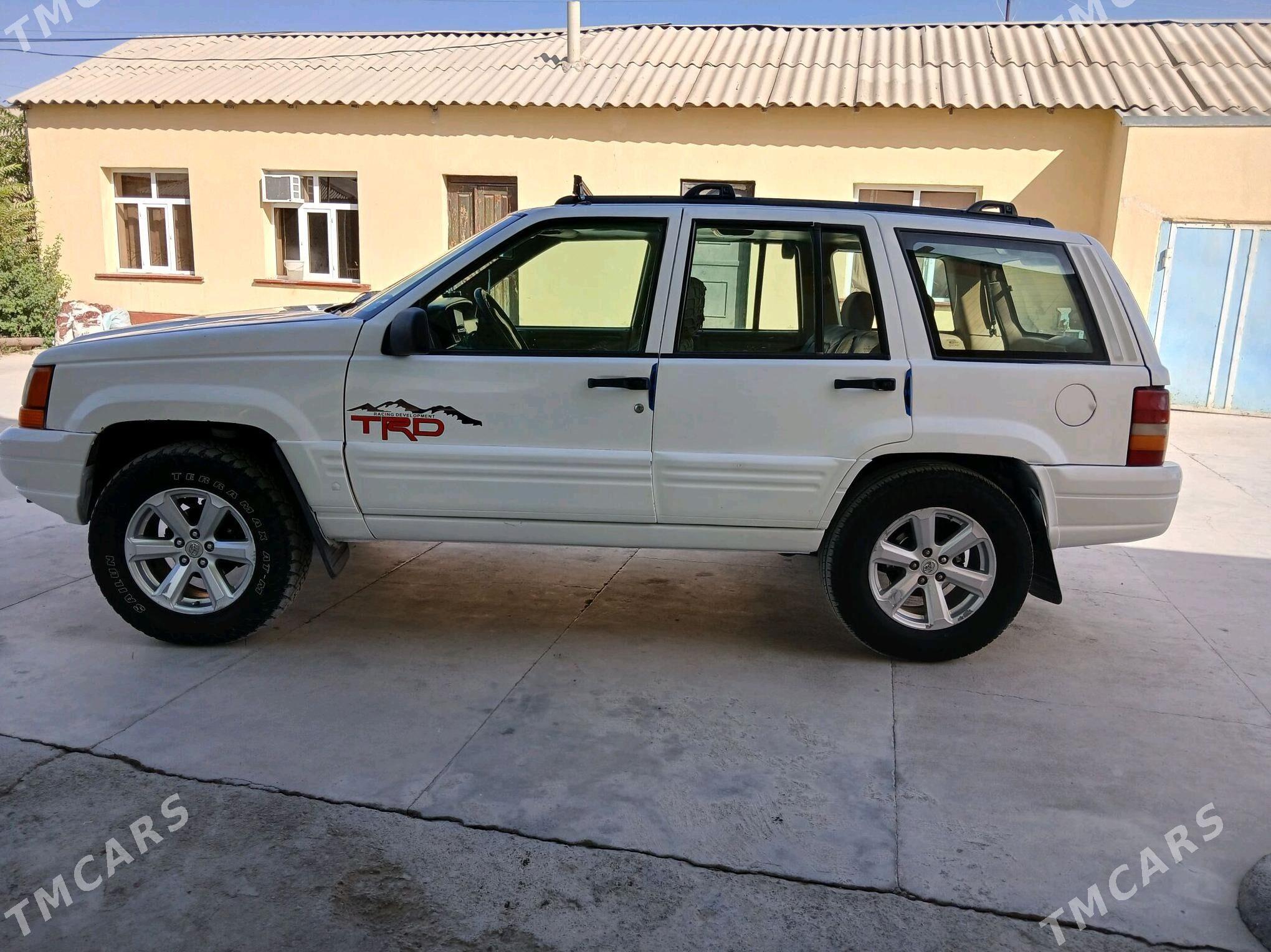 Jeep Cherokee 1996 - 55 000 TMT - Bäherden - img 1