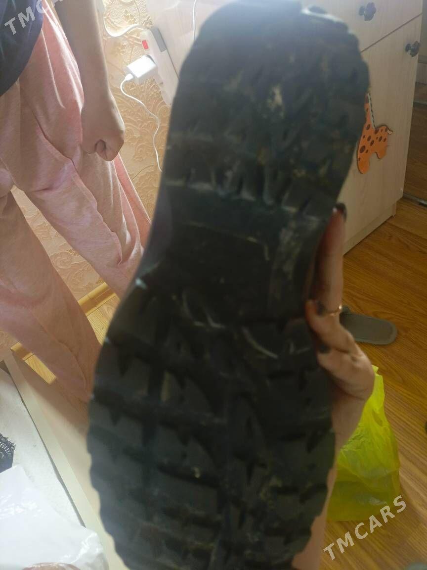 пальто,ботинки и костюм - Мары - img 4